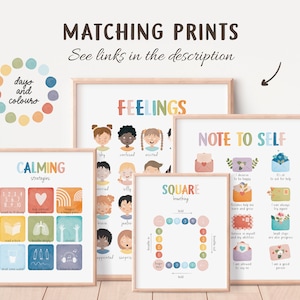 Pu&ograve; includere: Una collezione di stampe artistiche incorniciate in stile acquerello. Le stampe presentano le parole "FEELINGS", "CALMING strategies" e "NOTE TO SELF". Le stampe includono anche il testo "SQUARE breathing" e "days and colours".