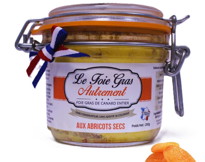 Foie gras with dried apricots, a fruity delicacy from Relais Gourmet. A sweet and savory delight for your gourmet moments!