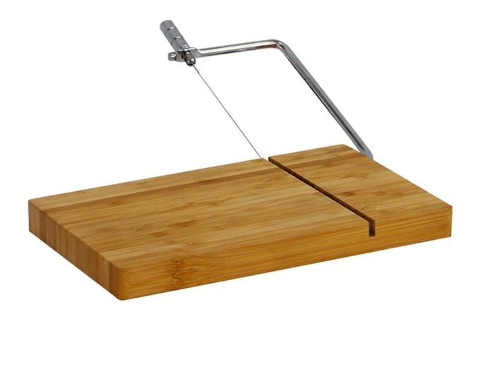 Elegant, durable and practical wooden lyre, ideal for cutting foie gras with precision. Perfect for refined gastronomy.