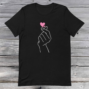 Korean Love Symbol Shirt Gift for Her, Korean Love Fingers Shirt, Kpop Shirt Gift for Daughter, South Korea Culture Lover