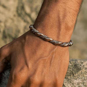 Gedrehtes reines Kupfer Armband für Männer und Frauen, heilendes Kupfer Armband, Arthritis Relief Armreif, Schmuck für Männer