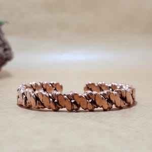 Zware koperen armband voor mannen, gedraaide dikke herenarmband voor verlichting van artritis, handgesmeed robuust uniek manchet