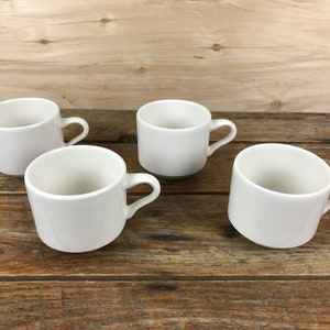 Set of 4 Oneida Class China White Coffee Mugs Tea Cups Restaurant Ware