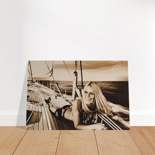 Impression en mousse emblématique « Brigitte Bardot, Sailing Yacht, 1968 » - Art mural unique pour les amateurs de cinéma - Cadeau d'anniversaire idéal