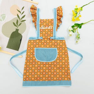 Personalized Bowknot Apron with Ruffle Straps: Floral Kitchen Apron for Women