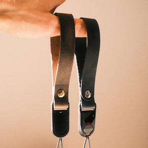 Porte-clés vintage en cuir marron à ouverture rapide – Porte-clés robuste et élégant, idéal pour papa, maman et amis