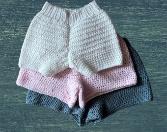 Short au crochet taille haute