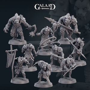 Könnte beinhalten: Eine Sammlung grauer Fantasy-Miniaturen, die anthropomorphe, rattenartige Krieger in verschiedenen Kampfposen darstellen. Jede Figur ist mit Waffen wie Streitkolben, Speeren, Peitschen und Bögen bewaffnet. Das Wort "GALAAD" ist oben zu sehen.
