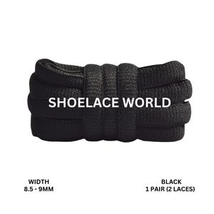 Peut inclure: Un paquet de lacets noirs avec le texte "SHOELACE WORLD" en blanc. Les lacets mesurent 8,5 à 9 mm de large. L'image indique également "NOIR 1 PAIRE (2 LACETS)".