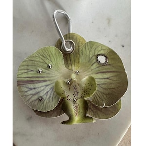 Y2K Key Chain Orchidee mit Nieten und Piercings 2000er Style