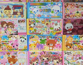 Puede incluir: Una colección de billetes de papel japoneses de temática de personajes de dibujos animados coloridos. Los billetes de papel presentan varios personajes, incluyendo un panda, una rana, un oso y una niña con coletas. Los billetes de papel están decorados con corazones, estrellas y otros diseños lindos. El texto en los billetes de papel incluye "10億円", "1000000000", "Chobits", "Friend Town" y "Hime Girls".