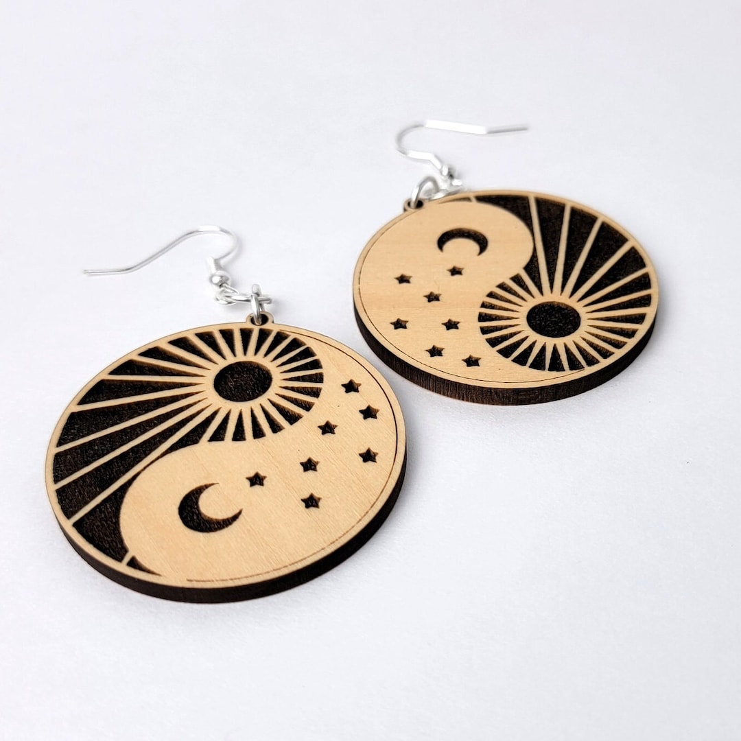 Round Wood Engraved Day & Night Yinyang Lightweight Wood Engraved