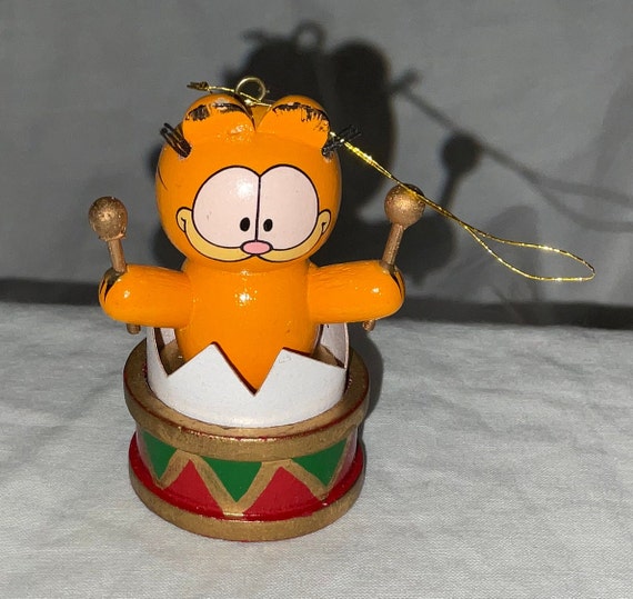Vintage Garfield the Cat Wooden Christmas Ornament - Garfield in a