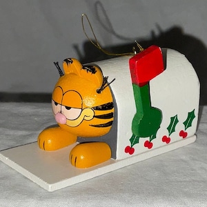 Vintage Garfield the Cat Wooden Christmas Ornament - Garfield in Mailbox