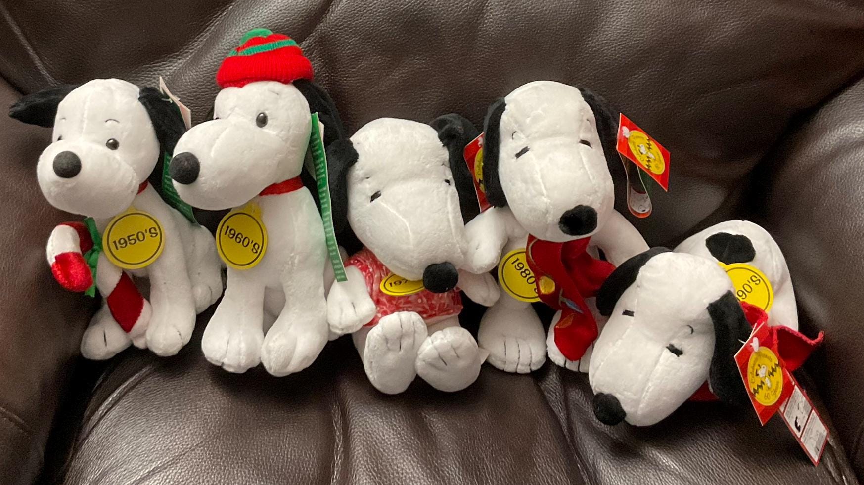 Peanuts Plush Christmas Set of 5 Snoopy Dolls - Plush Snoopy for Each ...