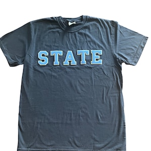 Camiseta Personalizada con Letras GRANDES de Chenille, Personalizada, Nombre, Escuela, Empresa