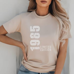 1985 Limited Edition Men & Women&#39;s Crewneck T-Shirt | Women&#39;s T-Shirt | 40th Birthday T-Shirt | 1985 Shirt | Men&#39;s T-Shirt | Vintage T-Shirt