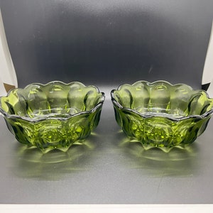 Set of two green glass bowls / vintage glass / collectible glass/ home decor / Spring table / holiday table