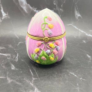 Purple Ceramic Easter egg trinket box / jewelry box / home decor / Easter decor / decor
