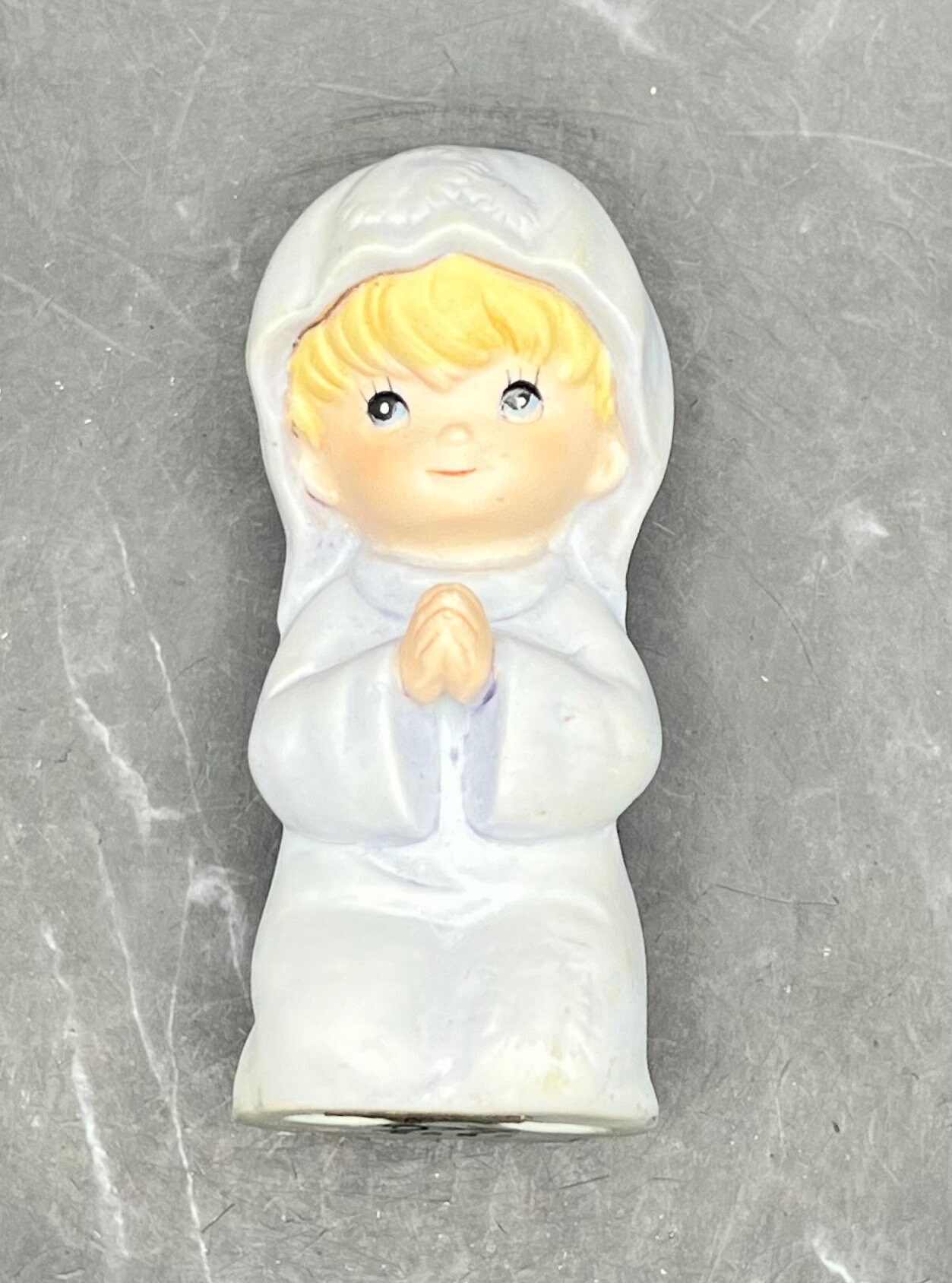陶製人形　Girl praying Praying Girl w/Rosary Night Light 4”T Porcelain Figurine 3.5