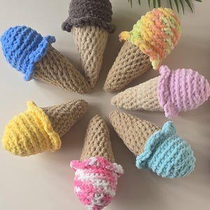 Stricktier Eis in verschiedenen Farben. Softeis, das niemals schmilzt. Machen Sie Ihren Kleinen eine Freude. 25cm
