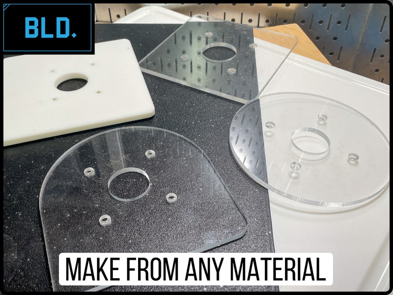 Puede incluir: Cuatro plantillas de enrutador diferentes hechas de acr&iacute;lico transparente y pl&aacute;stico blanco. Las plantillas tienen diferentes formas y tama&ntilde;os con agujeros y ranuras para diferentes fresas. El texto "MAKE FROM ANY MATERIAL" es visible en la parte inferior de la imagen.