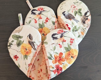Quilted Heart Oven Mitts: Birds and Blooms Potholders, Set of 2