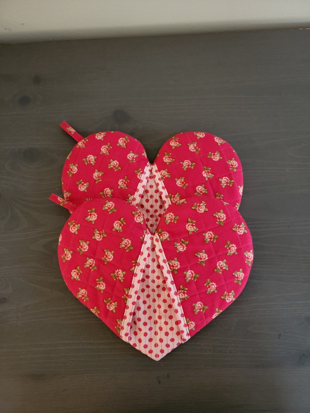 Sweet Heart Oven Mitts, Set of Two Quilted Heart Oven Mitts, Valentine