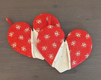 Quilted Heart Oven Mitts: Red Floral Cotton Pot Holders, Set of 2
