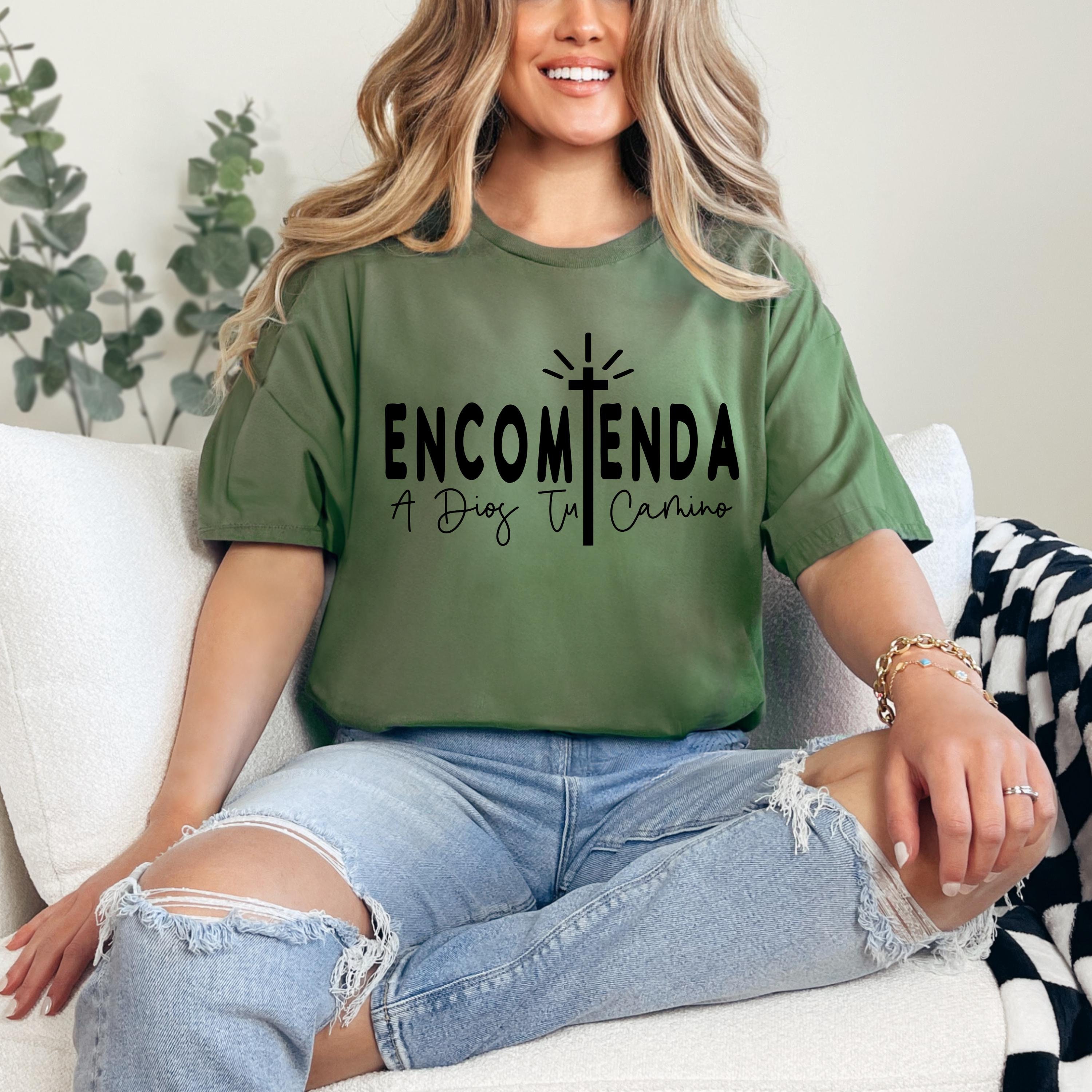 Encomienda a Dios tu Camino Bible Verse T-Shirt, Pray to God Tee, Christian Faith Shirt, Religious Gift, Inspirational Apparel, Church Shirt