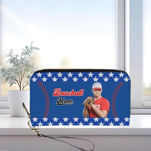 Cartera de béisbol personalizada, pulsera de mamá de béisbol, billetera personalizada para mamá, billetera de ligas menores con foto, regalo para mamá deportiva, cartera con foto de jugador de deportes