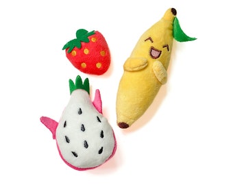 set di 3 simpatici giocattoli con erba gatta: peluche per gatti con banana, fragola e frutto del drago