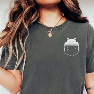 Comfort Colors® Pocket Cat T-Shirt, Cat Owner Shirt, Gift for Pet Lover, Cat Mom Tee, Cat Lover Tshirt, Cute Cat Shirt, Animal Lover Tee
