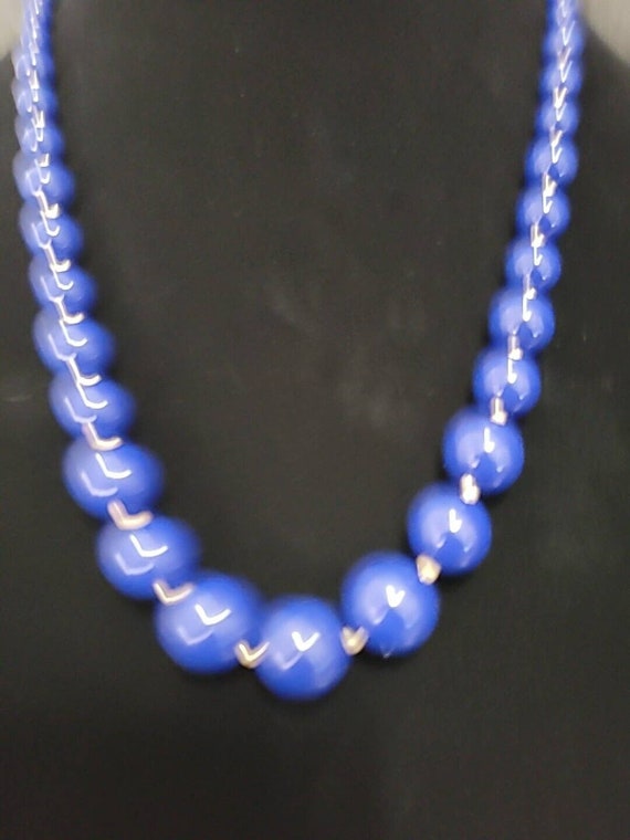 Vintage Silver Tone Graduated Beaded Blue Necklac… - image 5