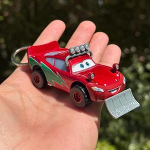 Lighting McQueen Keychain, Pixar Lightning McQueen Cars Keyring , Disney Cars Charms, Christmas Lightning McQueen Key Chain