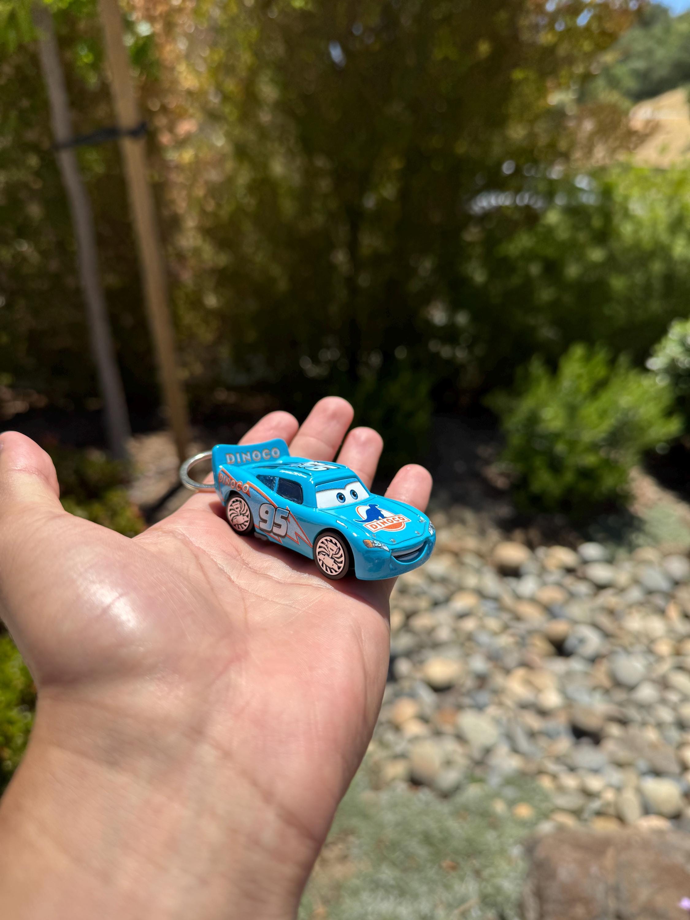 Dinoco ブルー ライトニング・マックィーン キーチェーン、ディズニー