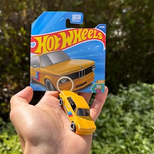 BMW 2002 Keychain, 1970s BMW Yellow Keyring, Mini Scale Car Keychain for Men,