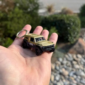 Ford Bronco Raptor Keychain, Gold Bronco Keyring