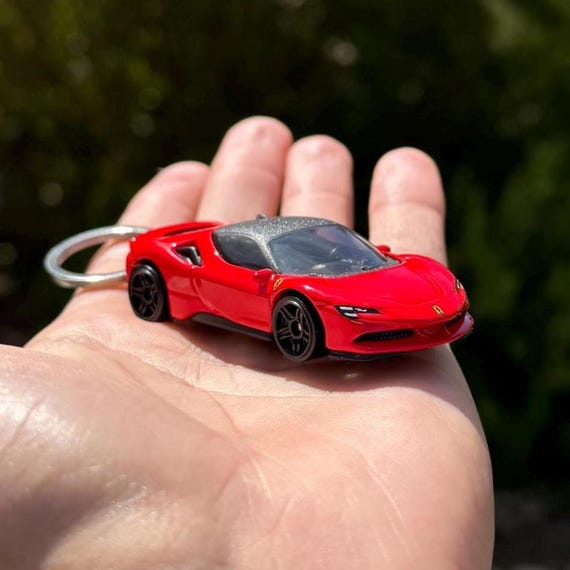 フェラーリ SF90 ストラダーレ キー Ferrari SF90 Keychain, Red Ferrari SF90 Stradale Keyring, Ferrari