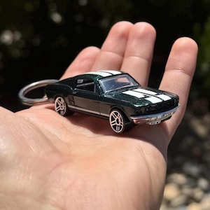 1967 Ford Mustang Keychain, Green &#39;67 Ford Mustang Keyring, Forest Shelby GT500 Accessories, Mini Scale Car Charms