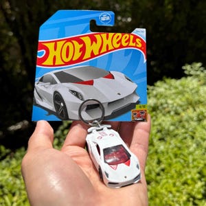 White Lamborghini Keychain, Lamborghini Sesto Elemento Keyring, Lamborghini Charms