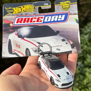 Nissan Z Keychain, White Nissan Z Keyring, Nissan 350Z Charms, 2023 Nissan Z Accessories