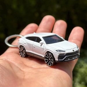 Lamborghini Urus Keychain, White Lambo Keyring, Lamborghini Charms