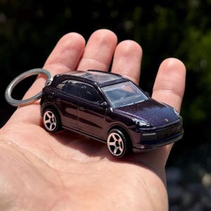 Porsche Cayenne Keychain, Black Porsche Cayenne Turbo Keyring, Dark Purple Porsche SUV Charms