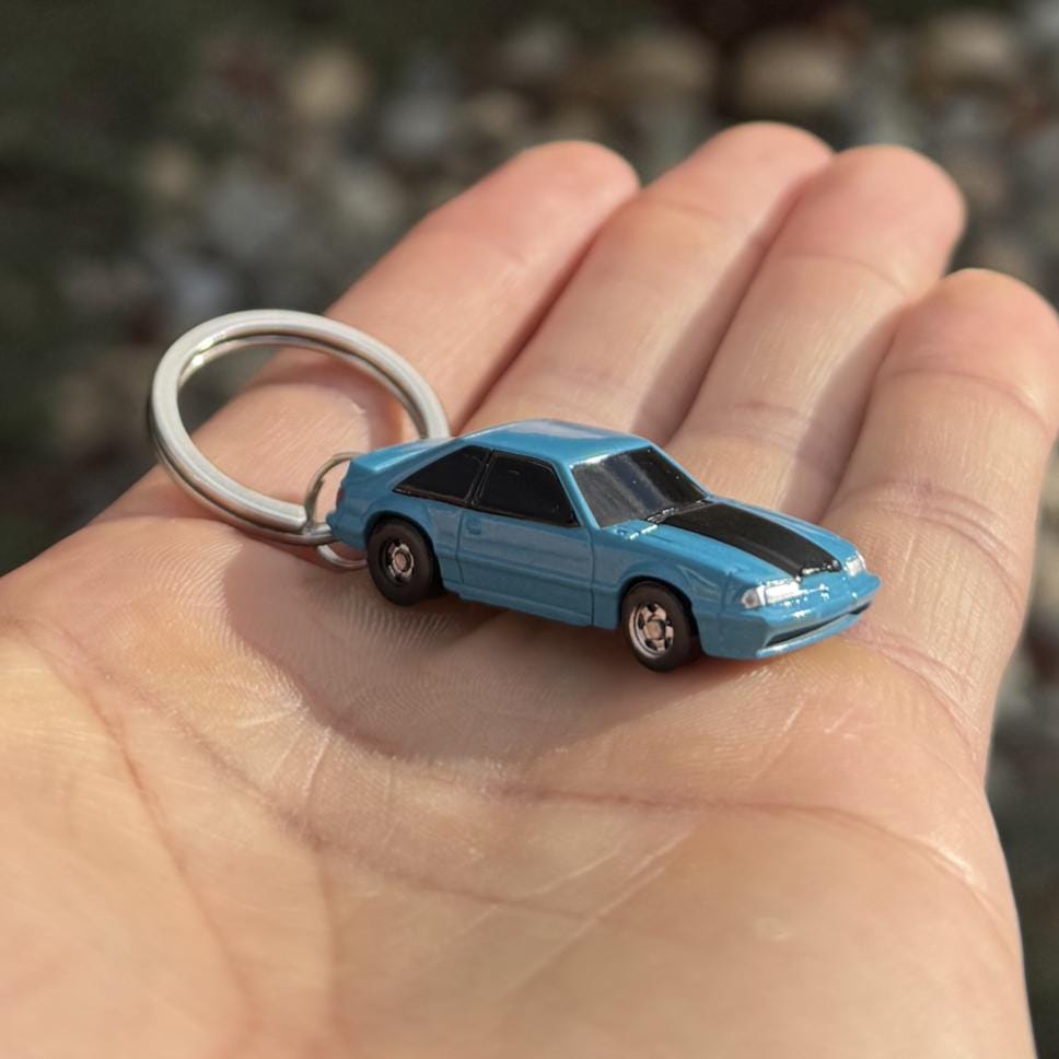thumbnail image 2 of 5.0 Mustang GT Logo Keychain – Chrome Metal, Clip-On – Free Shipping To USA 2 of 4