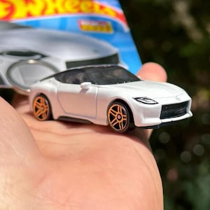 NISSAN Z Keychain, White 2023 Nissan Z Keyring, Nissan 350Z Charms, 2023 Nissan Z Accessories