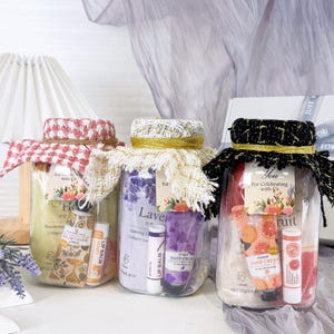 Relaxation Spa Gift Bag: Crochet Flower, Bath Minerals & Hydrosol