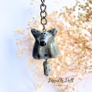 Handgemachter Wolf Schlüsselanhänger aus Fimo, lustige Tier Schlüsselanhänger, Wald Tier Thema Geschenk, Cartoon Stil Wolf Figur, für Wolf Liebhaber