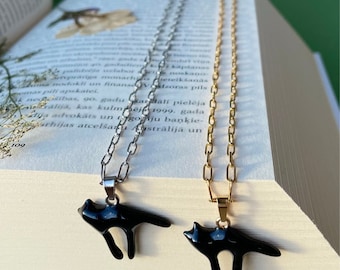 Collar de gato negro hecho a mano / colgante de figura de gatito abstracto / regalo caprichoso para amantes de los gatos / amuleto felino artístico / joyería animal de estilo gótico