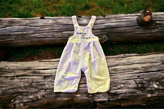 Combi-short enfant vintage en velours côtelé jaune-hippie